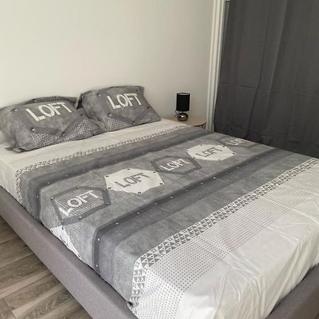 F2 Lumineux Tout Equipe Sur La Route Des Plages Perpignan Exteriör bild